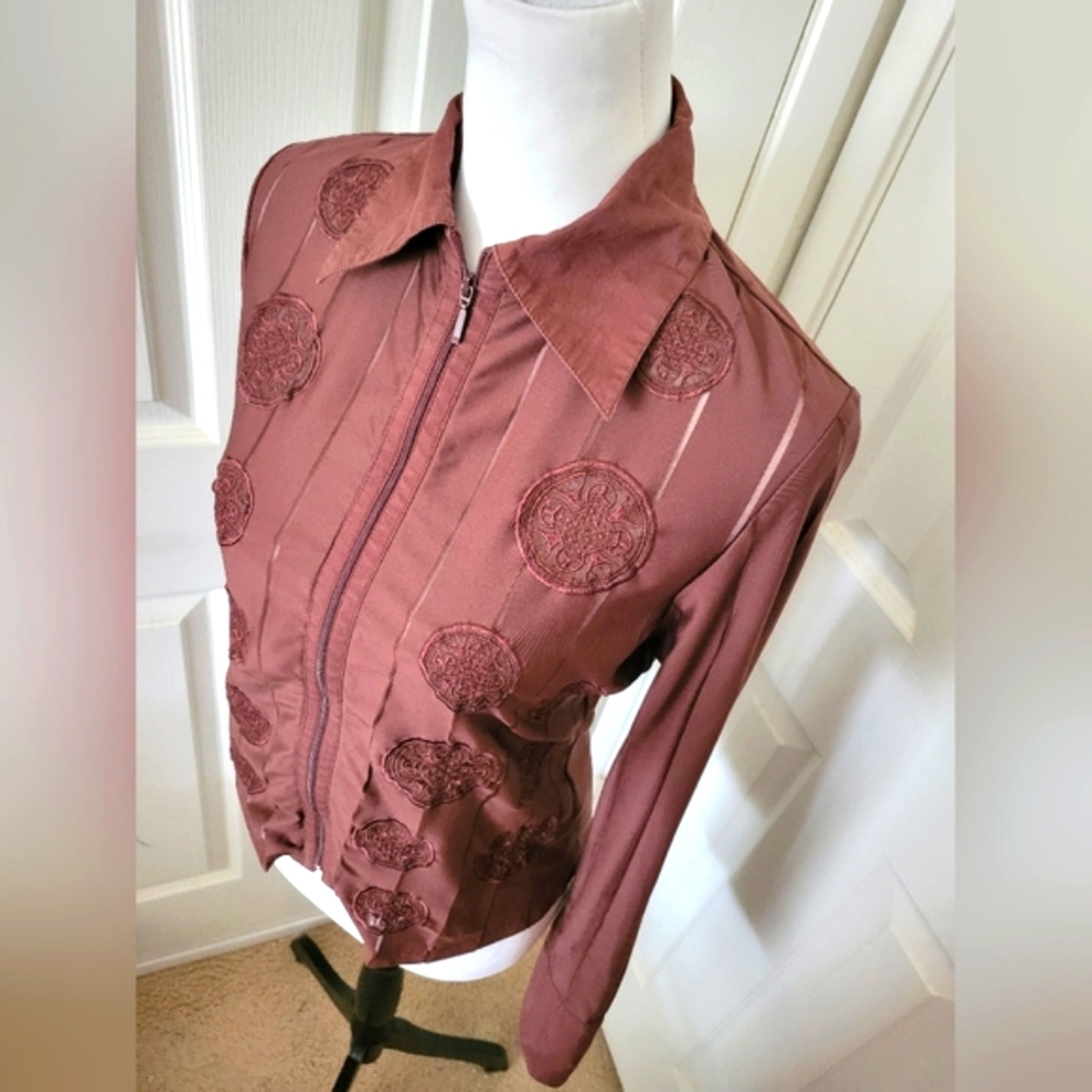Stera | EUC Pretty Brown Asian Inspo Embroidered Zip Up Top (SIZE M) - Picture 7 of 14